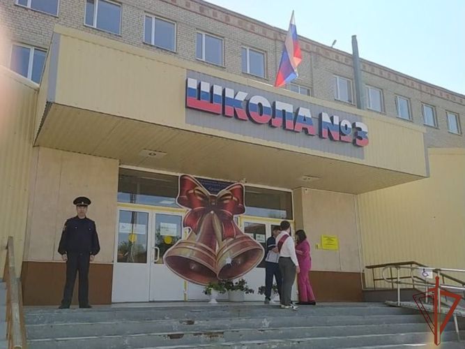 Росгвардия приняла участие в обеспечении безопасности «Последних школьных звонков» на Урале