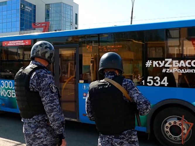 Росгвардия реализует пилотный проект по охране общественного транспорта в Кузбассе