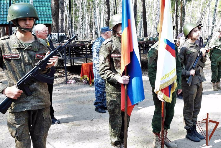 В Уральском округе Росгвардии продолжаются военно-патриотические мероприятия для школьников 