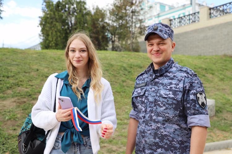 В посвященных Дню России мероприятиях принимают участие росгвардейцы Центрального округа