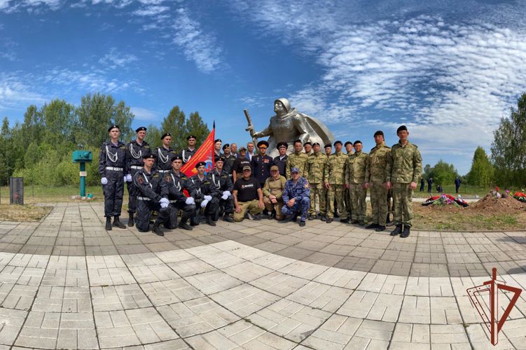 Установлены имена красноармейцев, останки которых подняли столичные росгвардейцы в Новгородской области 