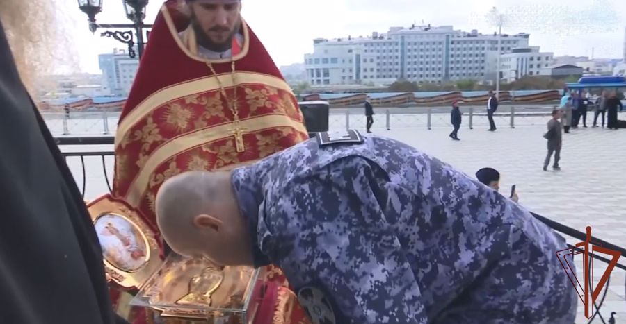В период пребывания мощей святого Георгия Победоносца на Ямале правопорядок обеспечила Росгвардия (видео)