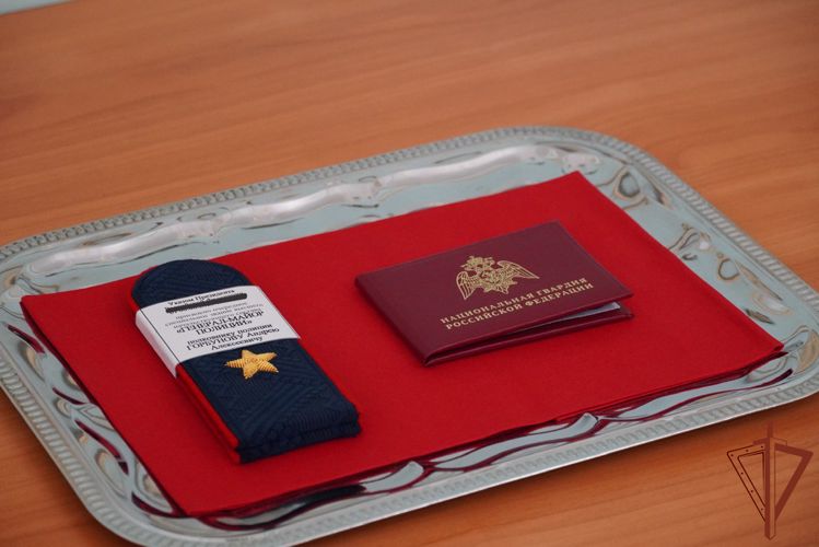 Командующий Северо-Западным округом Росгвардии представил личному составу ОМОН «Бастион» нового командира
