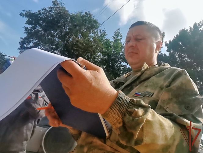 Специалисты Росгвардии в Иркутской области участвуют в вакцинации домашних животных от бешенства
