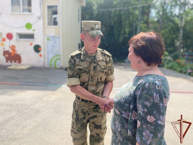 Росгвардейцы в Томске навестили подшефный детский дом