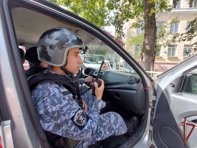 В Ярославле росгвардейцы оказали помощь пострадавшим в ДТП
