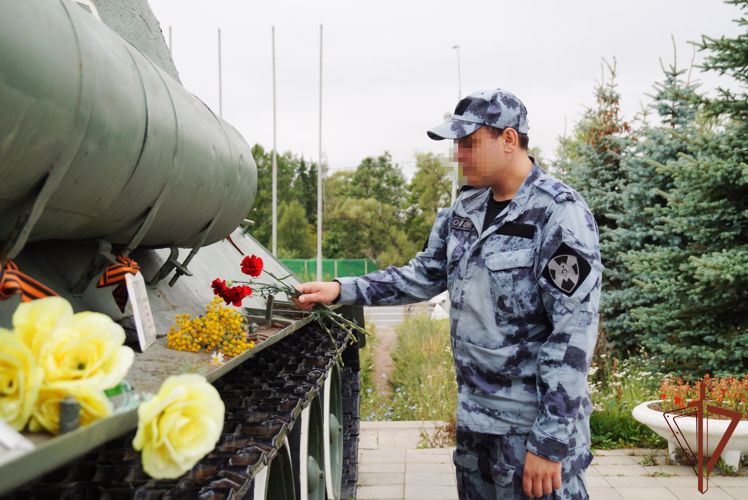 Сотрудники ОМОН «Бастион» в Пулково провели посвящённое 80-летию разгрома немецко-фашистских войск в Курской битве мероприятие