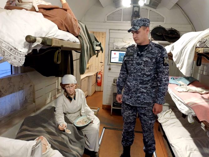 Росгвардейцы обеспечивают безопасность «Поезда Победы» в Курганской области