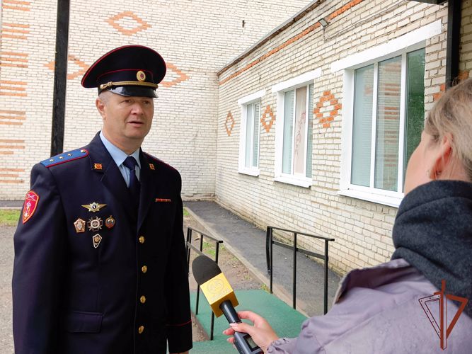 Росгвардия показала курганским тележурналистам действия сотрудников вневедомственной охраны по тревоге (видео)