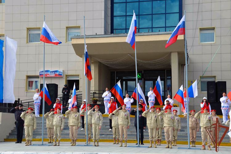 Росгвардия на Урале приняла участие в акциях и проектах, приуроченных ко Дню Государственного флага России
