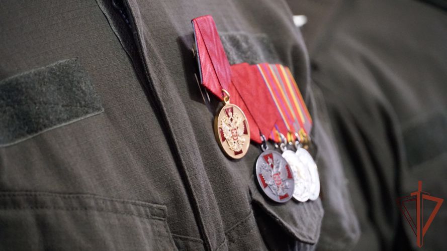 Росгвардейцам-участникам спецоперации вручены госнаграды в Пскове