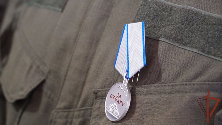 Росгвардейцам-участникам спецоперации вручены госнаграды в Пскове