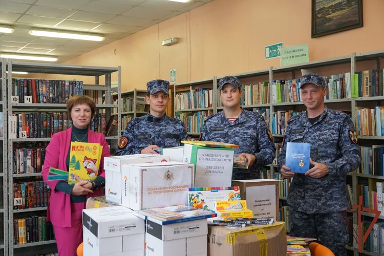 Росгвардейцы Северо-Западного округа приняли участие в акции «Собери ребёнка в школу» 