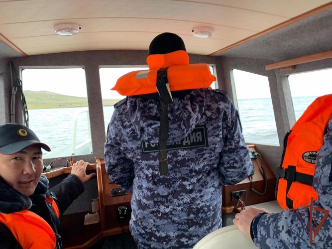 Росгвардия провела тренировку по отражению нападения на морской порт в Якутии