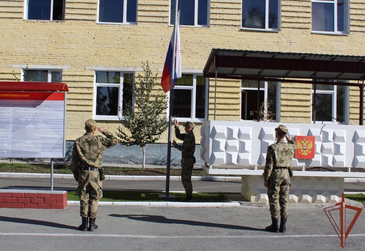 Росгвардия на Урале приняла участие в акциях и проектах, приуроченных ко Дню Государственного флага России