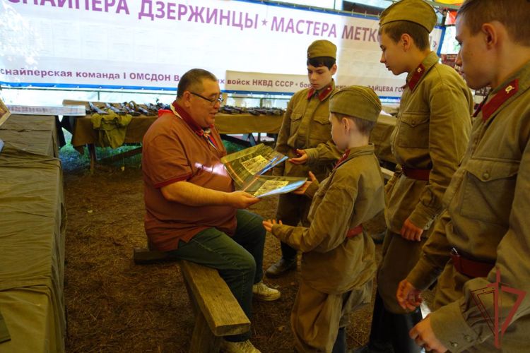 Росгвардия провела презентацию первой книги из серии «Библиотека юного росгвардейца» 