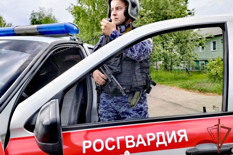 Росгвардейцы в Архангельске помогли потерявшемуся мужчине вернуться к родственникам