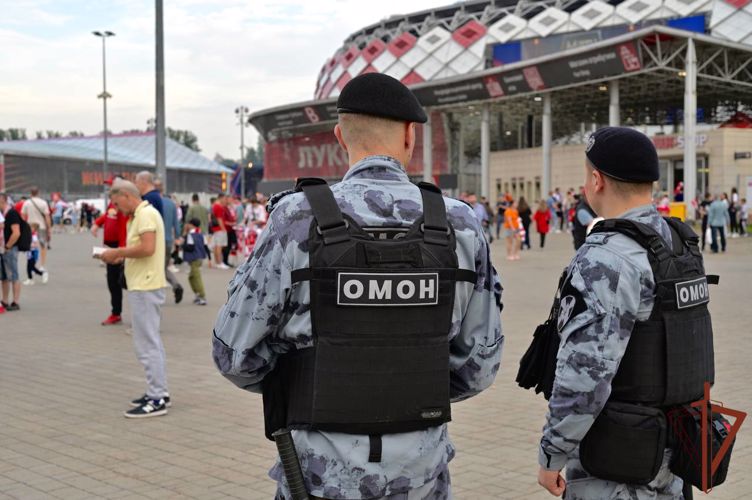  Росгвардейцы обеспечили безопасность массовых мероприятий в Москве