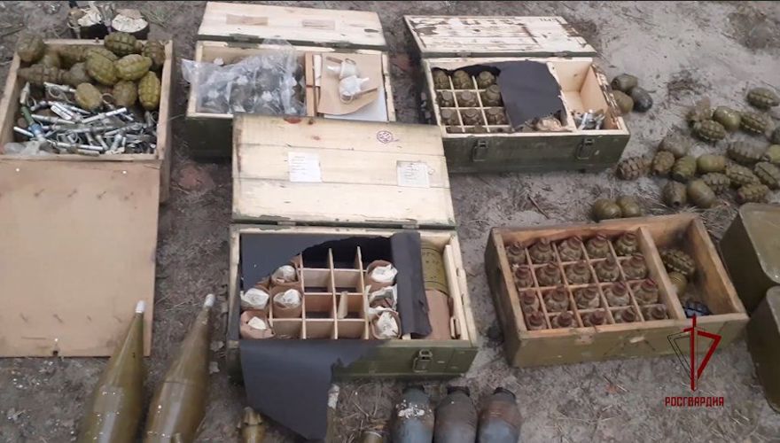 За месяц росгвардейцы обнаружили в ЛНР более 400 тысяч боеприпасов и свыше 30 тонн взрывчатки (видео) 