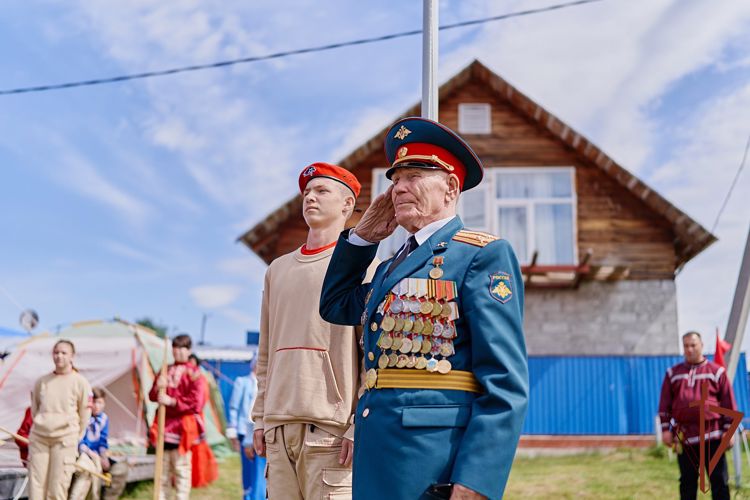 Ветеран Великой Отечественной войны записал видеообращение к росгвардейцам – участникам СВО из Югры (видео)