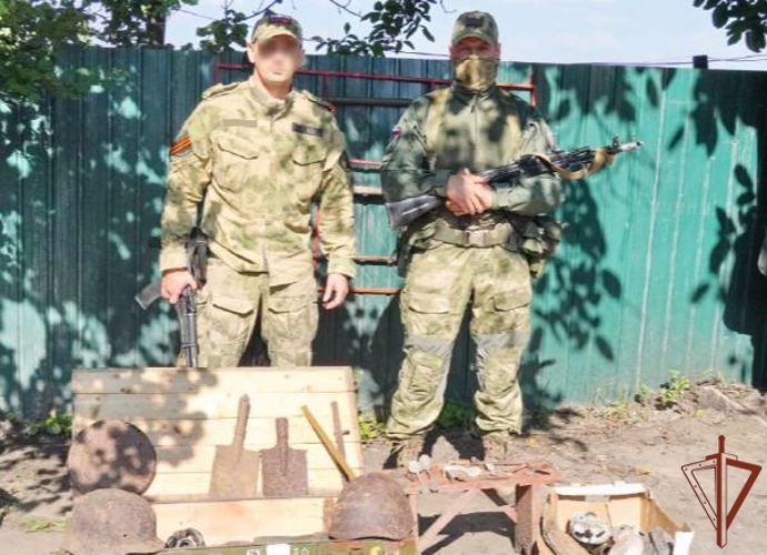 Росгвардейцы во время разминирования нашли оружие и личные вещи немецкого солдата в ДНР (Видео) 