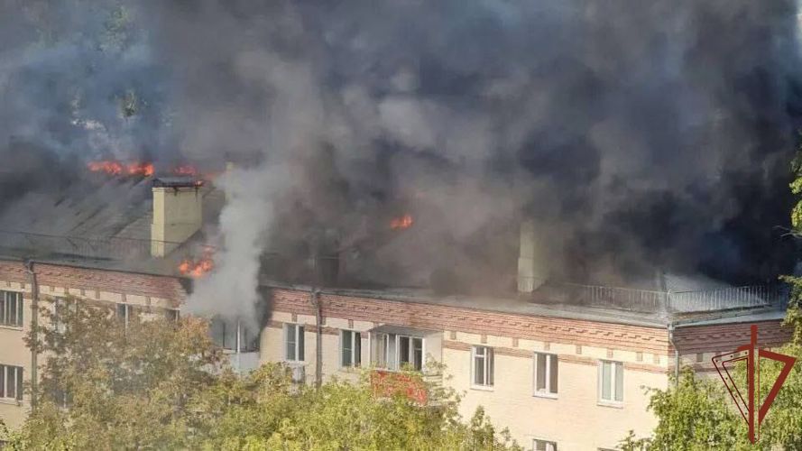 Более ста человек эвакуировали росгвардейцы из загоревшегося жилого дома в Подмосковье