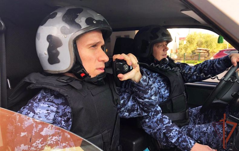 Патруль Росгвардии оказал медпомощь попавшему в ДТП мотоциклисту в Новосибирске 