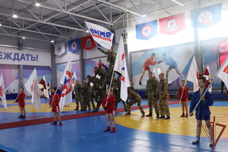 Завершились Всероссийские соревнования по самбо памяти первого командира новосибирского СОБР в Новосибирске