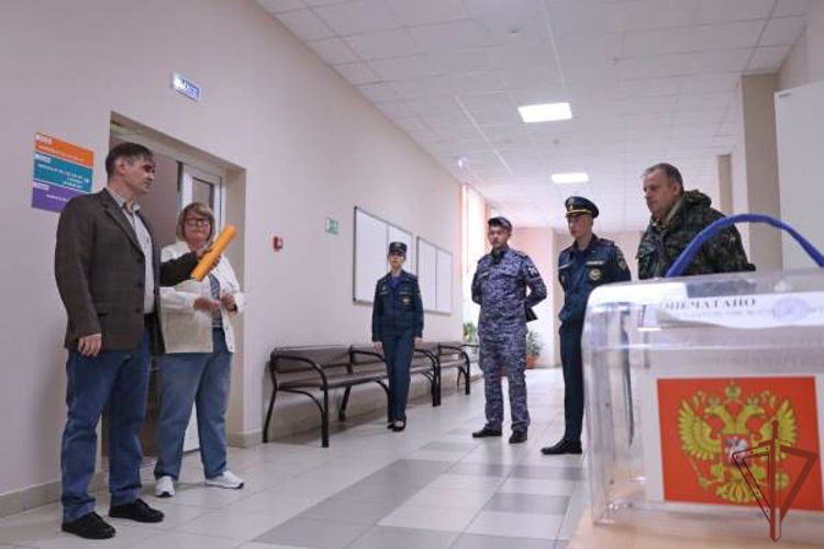 Росгвардейцы обеспечили безопасность Единого дня голосования на Урале
