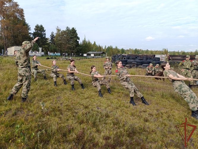 Росгвардейцы провели «Зарницу» с учащимися подшефной школы в Тверской области