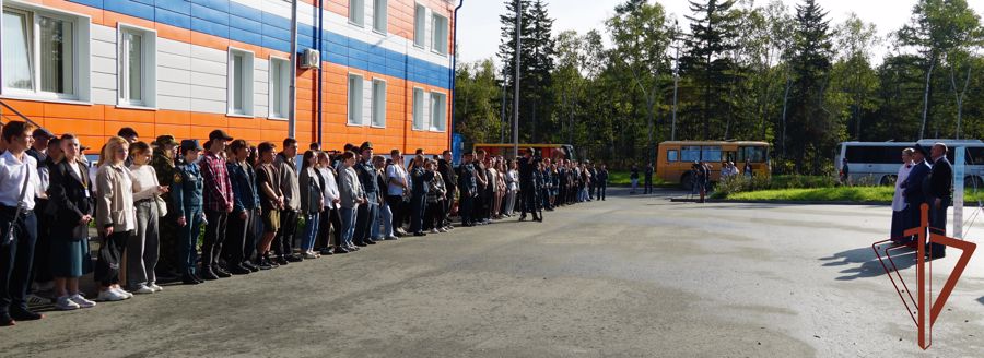 На Сахалине росгвардейцы приняли участие в VIII молодежном форуме «Правовые университеты»