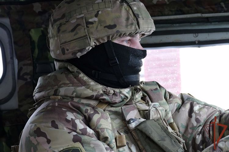 При содействии СОБР Росгвардии в Омской области задержаны подозреваемые в мошенничестве 