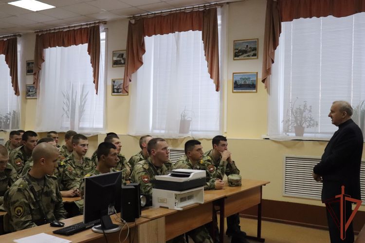  Росгвардия провела тематические мероприятия в день 75-летия Героя России Анатолия Романова в Сибири
