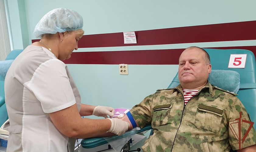Росгвардейцы пополнили банк крови медучреждений Тюмени