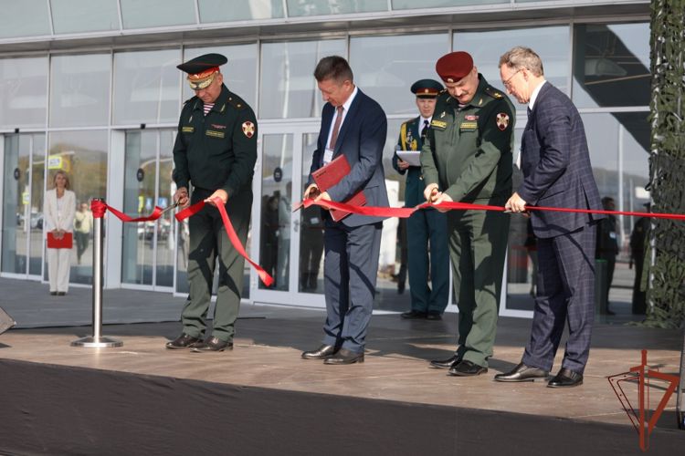 В преддверии Дня оружейника выставки вооружения и военной техники Росгвардии проходят по всей стране 