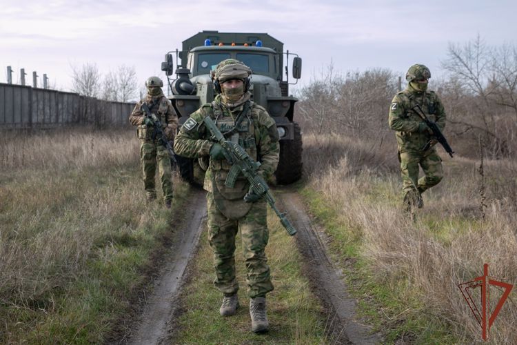 Военнослужащие и сотрудники сил специального назначения Росгвардии встречают профессиональный праздник