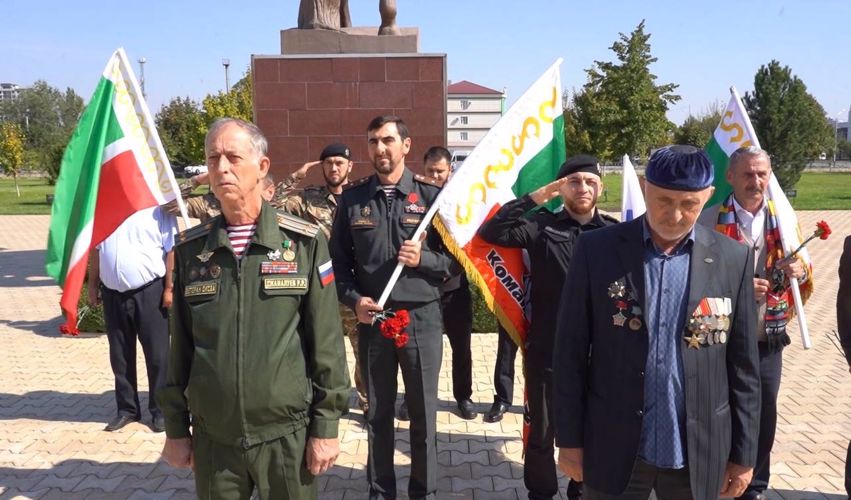 Росгвардейцы Чеченской Республики дали старт автопробегу в честь двух Героев России