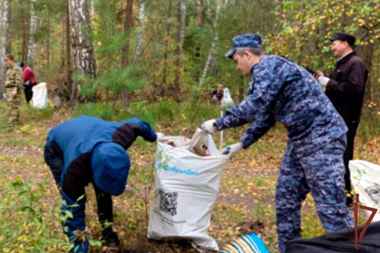Росгвардейцы поддержали акцию «Зеленая Россия» на Урале