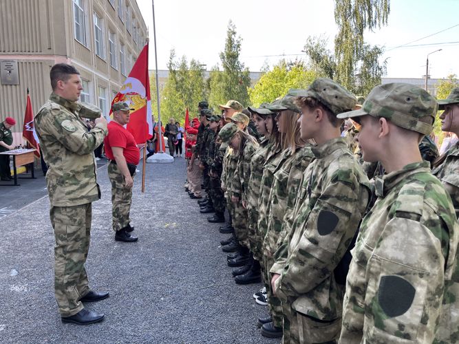 Росгвардейцы поздравили с Днём знаний детей в регионах Центрального федерального округа