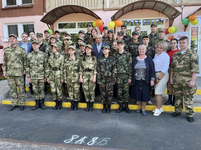 Росгвардейцы поздравили с Днём знаний детей в регионах Центрального федерального округа