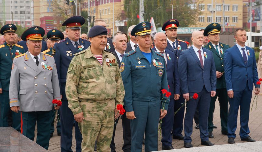 Генерал-полковник Александр Попов принял участие в мероприятиях в честь 80-й годовщины освобождения Брянска от немецко-фашистских захватчиков