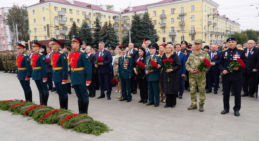 Генерал-полковник Александр Попов принял участие в мероприятиях в честь 80-й годовщины освобождения Брянска от немецко-фашистских захватчиков