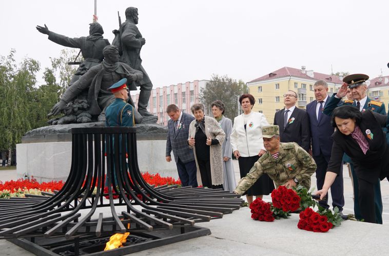 Генерал-полковник Александр Попов принял участие в мероприятиях в честь 80-й годовщины освобождения Брянска от немецко-фашистских захватчиков