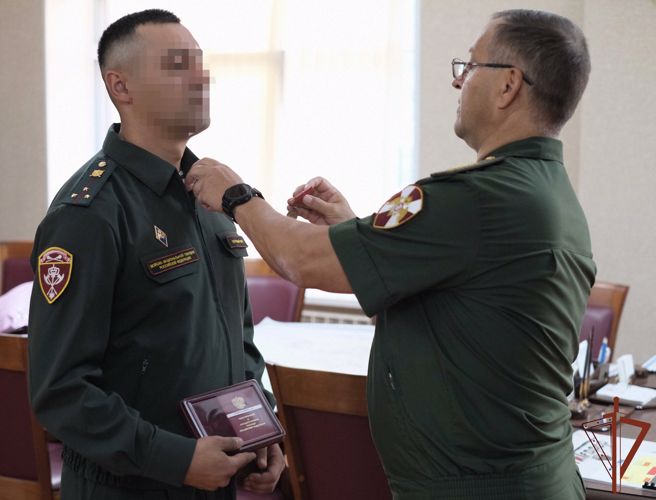 Командующий Центральным округом Росгвардии вручил государственные награды участникам специальной военной операции