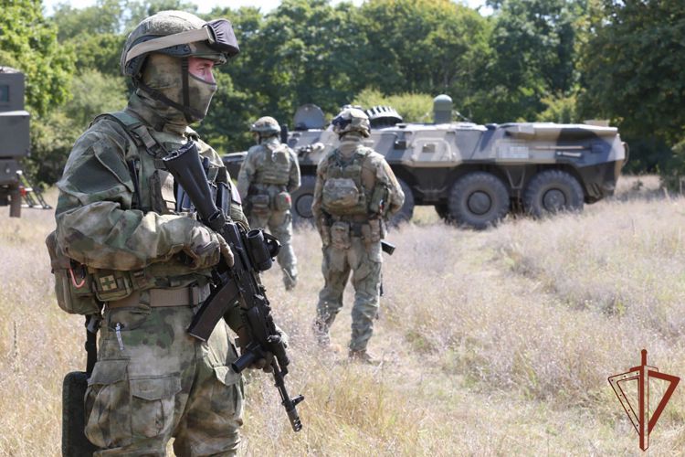 Военнослужащие и сотрудники сил специального назначения Росгвардии встречают профессиональный праздник