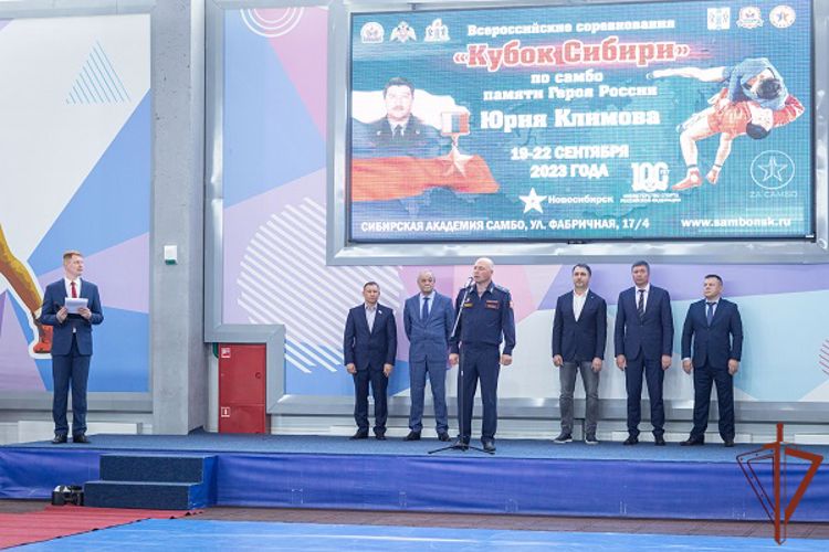Завершились Всероссийские соревнования по самбо памяти первого командира новосибирского СОБР в Новосибирске
