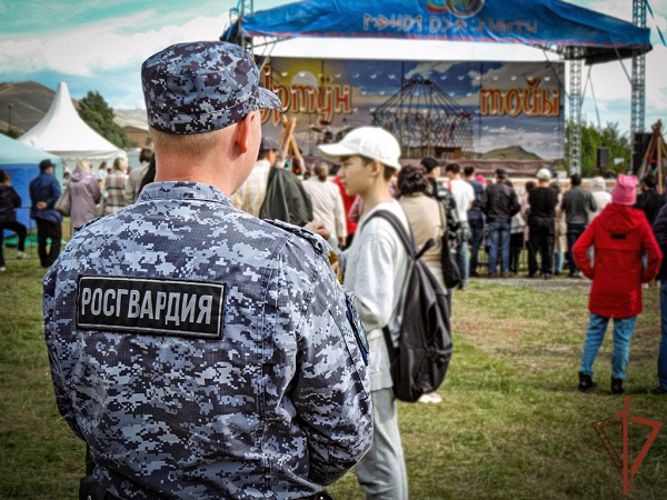 Росгвардия обеспечила безопасность проведения национального праздника «Уртун Тойы» в Абакане