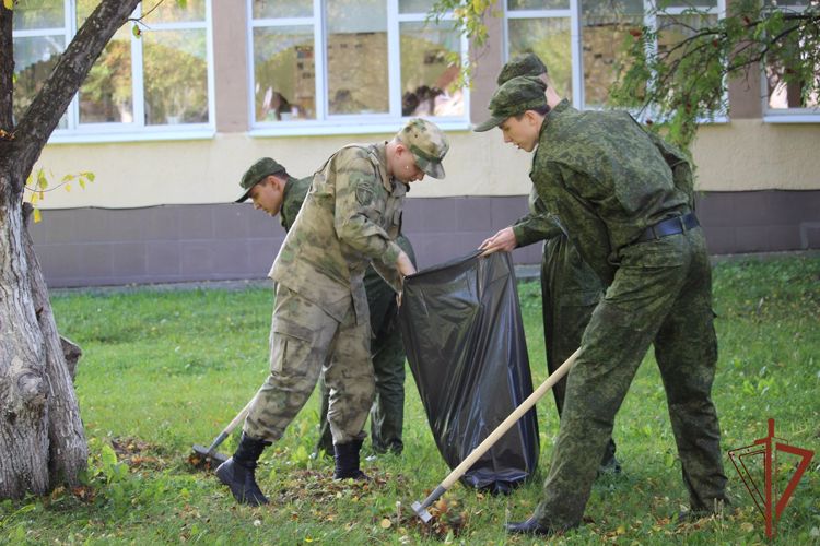 Росгвардейцы поддержали акцию «Зеленая Россия» на Урале