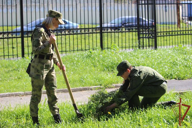 Росгвардейцы поддержали акцию «Зеленая Россия» на Урале
