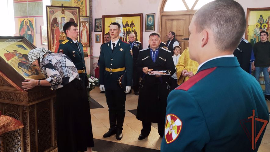 Росгвардейцы присоединились к всероссийскому молебну о победе в Чеченской Республике